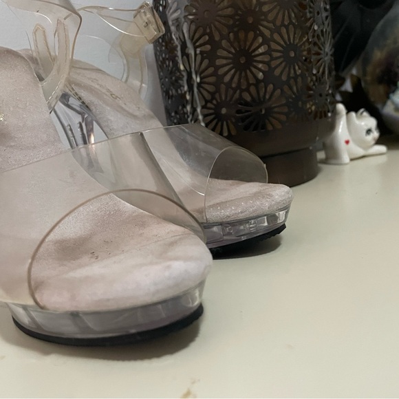 Fabulicious Silver Women's Platform Heels size 7 - Picture 9 of 9